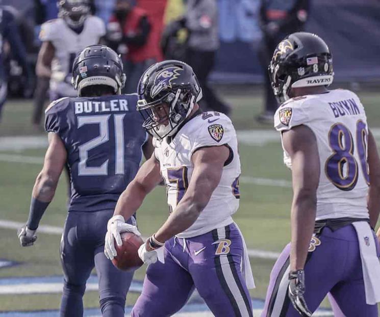 Tiene Lamar primera victoria en playoffs