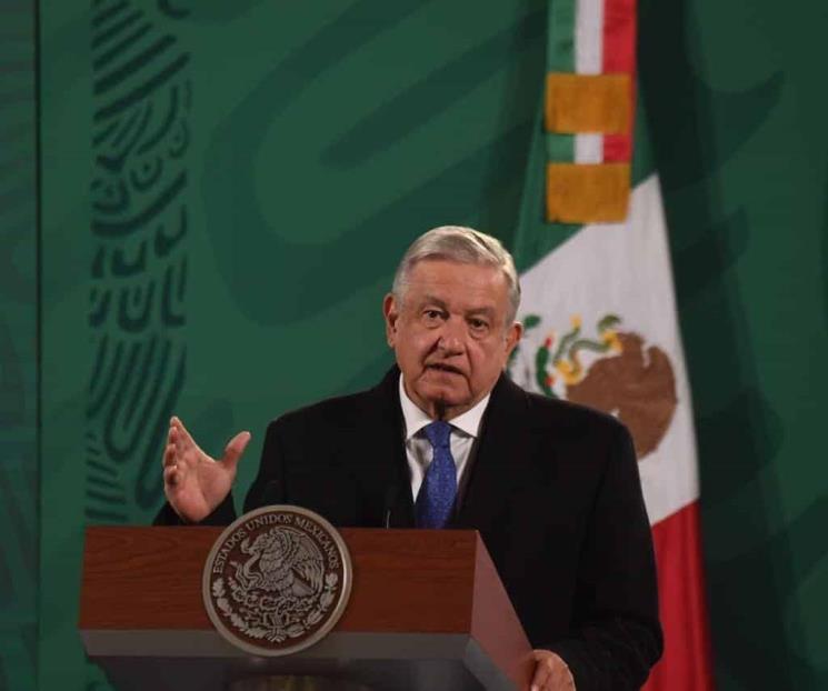 Revisa AMLO reformar organismos autónomos Revisa AMLO reformar organismos autónomos
