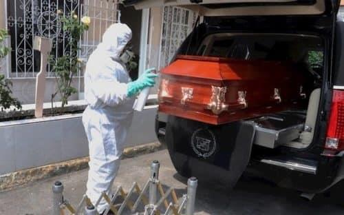 Piden que personal de funerarias también sean vacunados Piden que personal de funerarias también sean vacunados