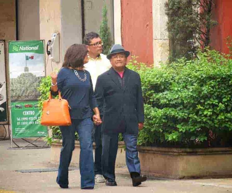 Hijos de Manzanero aún no abren testamento