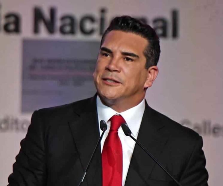 Celebran decisión no ejercer acción penal contra Cienfuegos