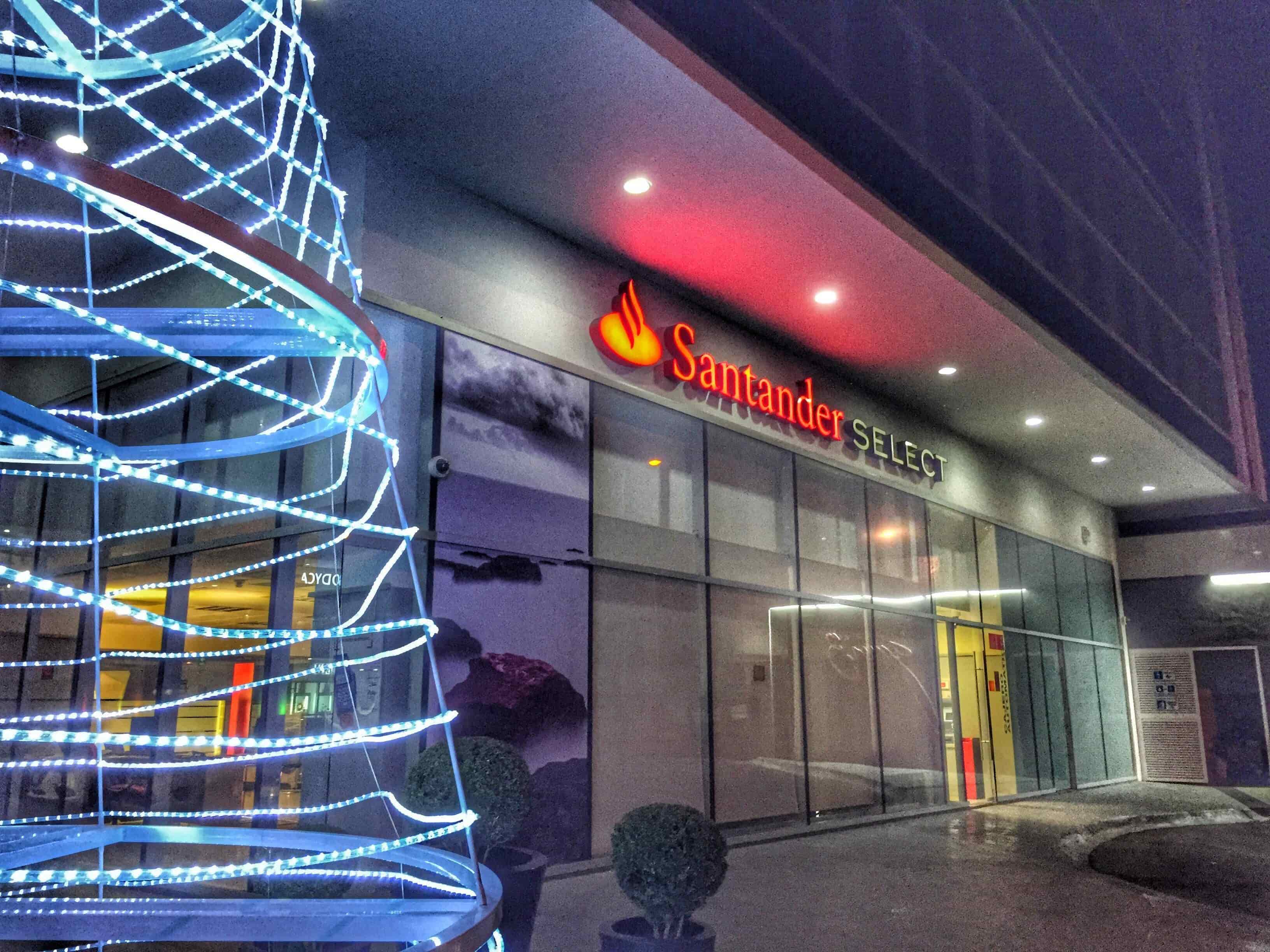 La cajera disponía de grandes cantidades de dinero de los clientes que lo utilizaba para pagar deudas personales
