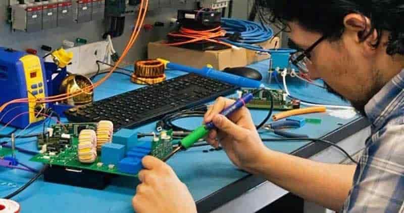 Proyecta Escuela de Ingeniería un año de avance e innovación Proyecta Escuela de Ingeniería un año de avance e innovación