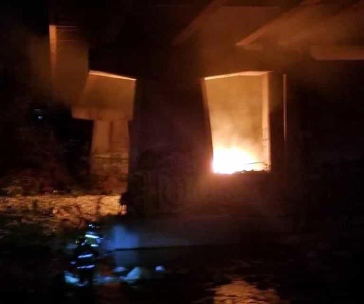 Intentan incendiar a mujer dentro de tejabán Intentan incendiar a mujer dentro de tejabán