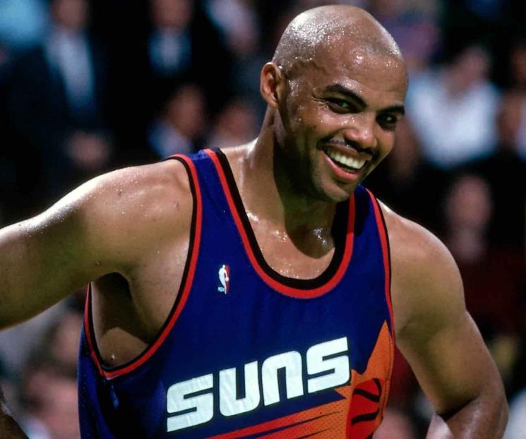 Exestrella de la NBA exige vacuna para los jugadores