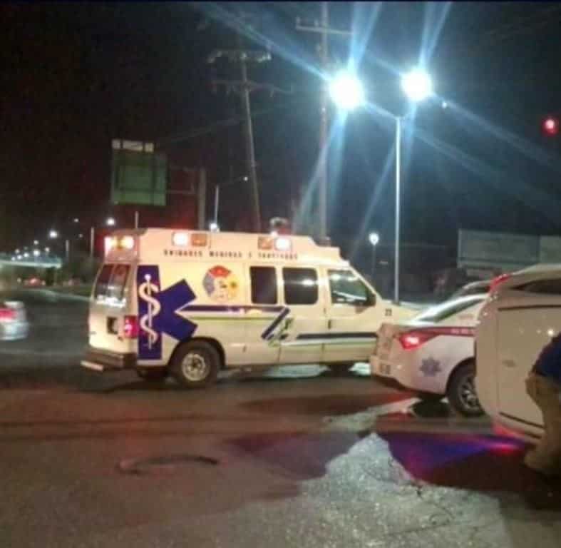 Terminó con lesiones en todo su cuerpo, después de volcar su camioneta