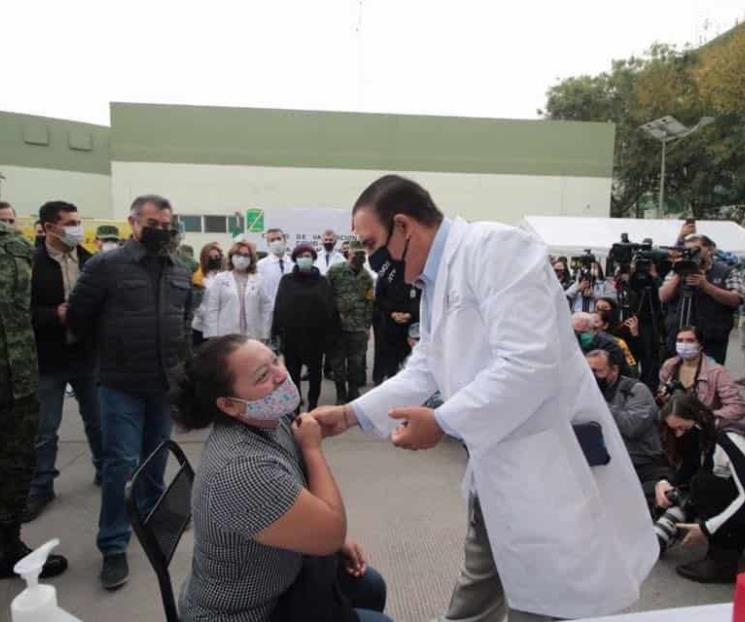 Llama Bronco a vacunación sin tintes políticos Llama Bronco a vacunación sin tintes políticos