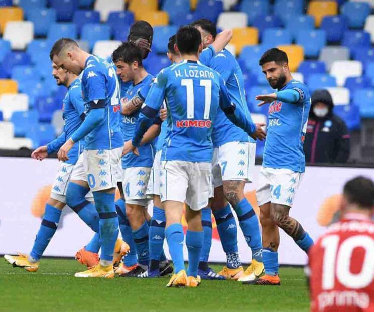 Chucky Lozano anota gol en goleada a la Fiorentina