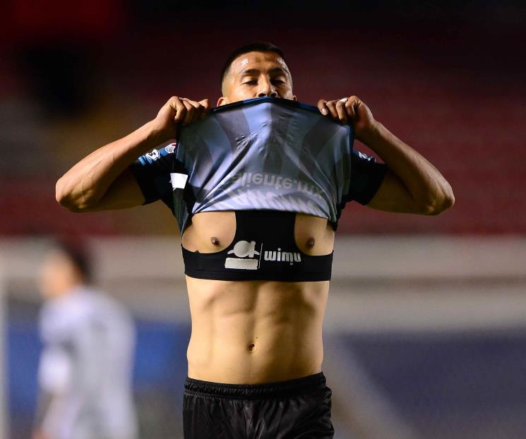 Cantan los Gallos en el último minuto