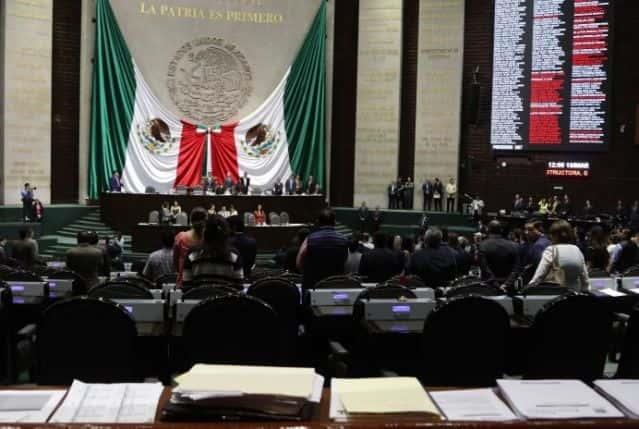 Vacunar a servidores no tiene justificación: PRD