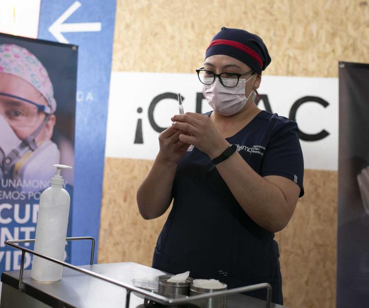 México suscribe cuatro contratos para 21 millones de dosis