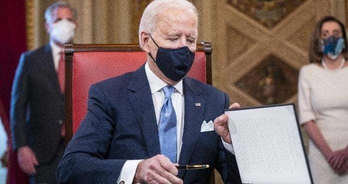 Ordena Biden dejar de levantar muro con México