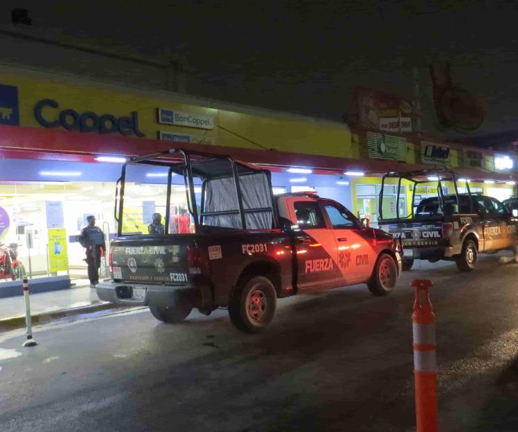 Asaltan banco dentro de tienda