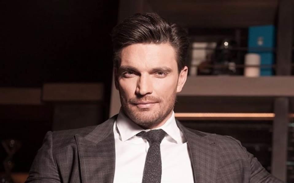 Julián Gil se recupera de Covid-19