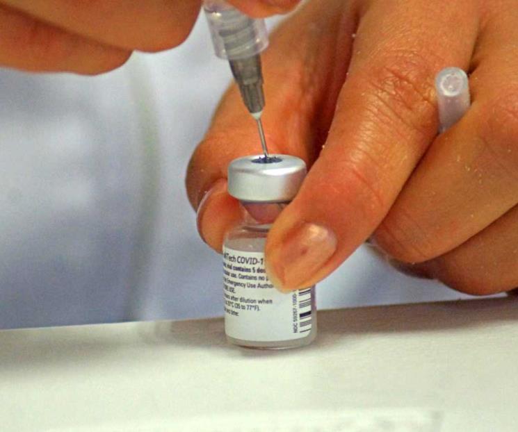 Revierten sentencia de juez para ampliar vacunación