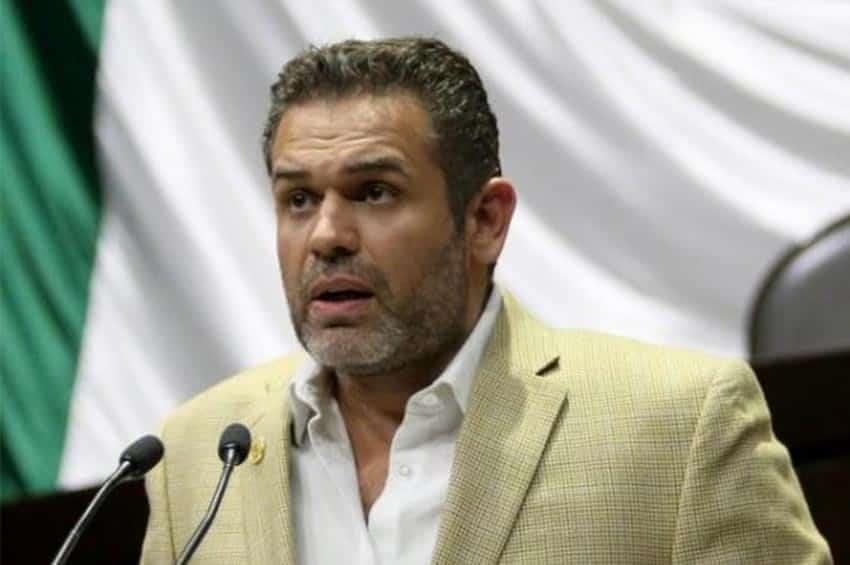 Proponen ocho años de prisión por mal uso de información