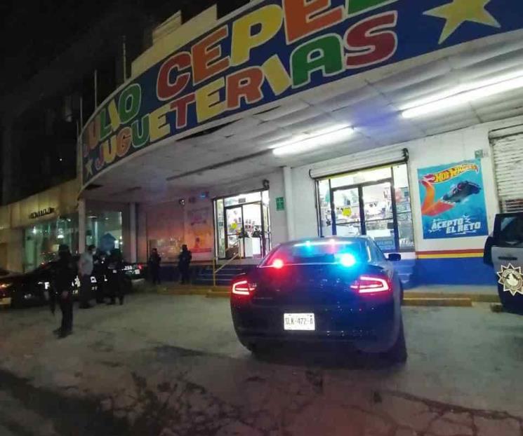 Intentan asaltar juguetería