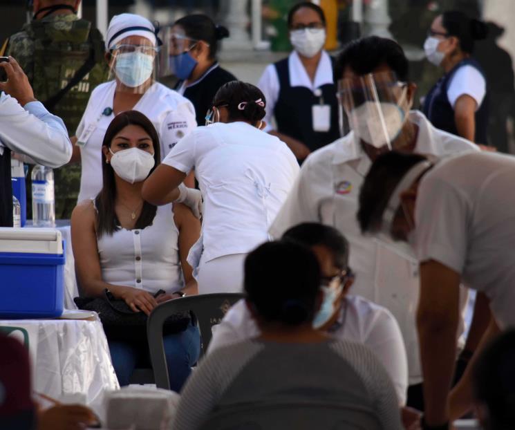 Estamos vacunando contra Covid con pasos de gigantes: AMLO Estamos vacunando contra Covid con pasos de gigantes: AMLO