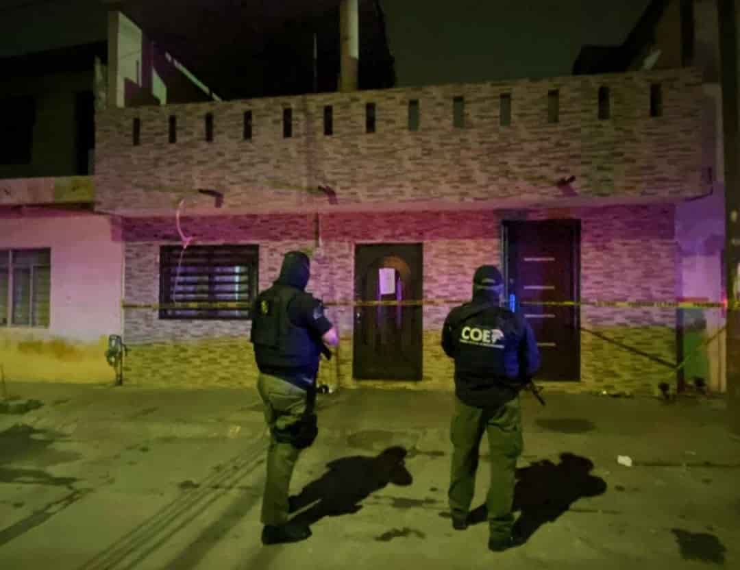 Arrestaron a una mujer y aseguraron algunos gramos de droga tras el cateo