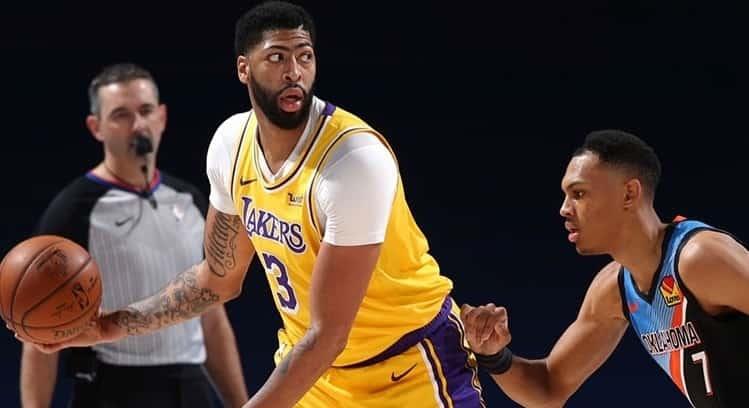 Guía Davis triunfo de Lakers sobre Bulls