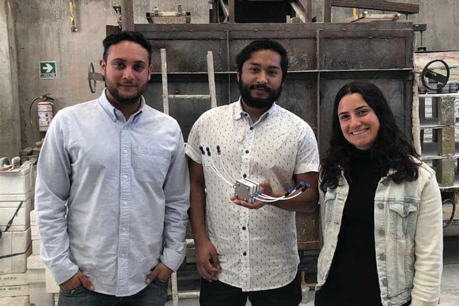 Fomentan estudiantes el reciclaje de desechos de combustión