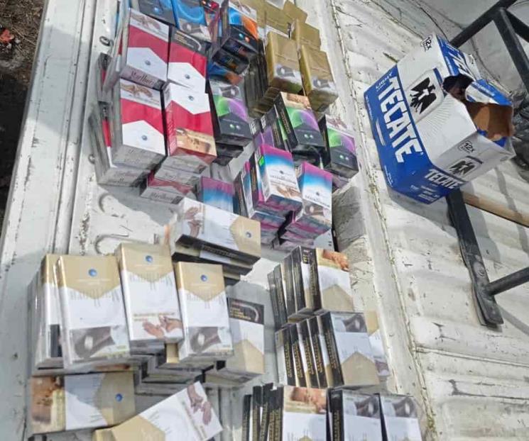 Caen dos asaltantes tras persecución