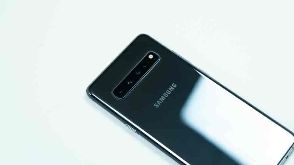 Galaxy S10 retoma actualización a One UI 3.0 y Android 11