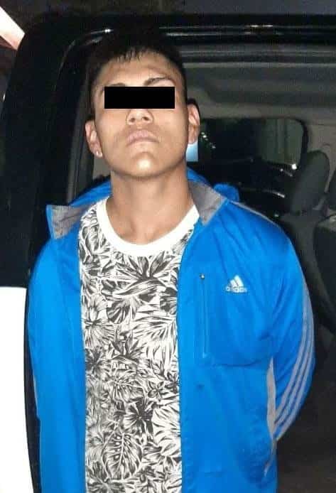 Con lujo de violencia amenazó a otra persona con un cuchillo para asaltarlo