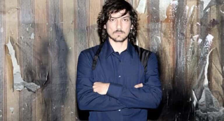 Cierra Twitter cuenta a León Larregui