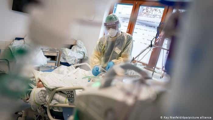 Prevé EU 90 mil muertes más por Covid