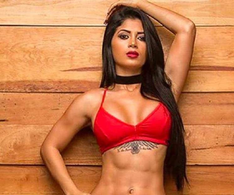 Kimberly Flores niega supuesto pasado nudista