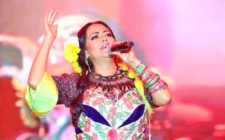 Lila Downs fomenta la educación de las mujeres