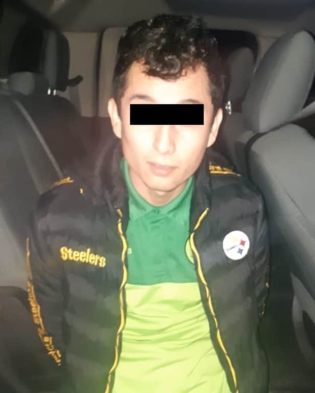 Le encontrara un arma de fuego con ocho cartuchos hábiles