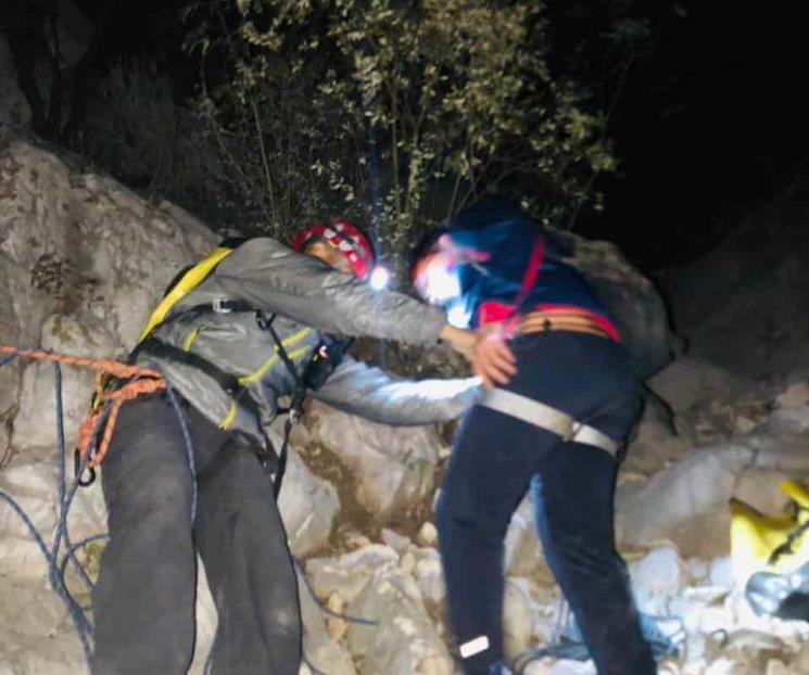 Rescatan a 2 jóvenes en La Huasteca