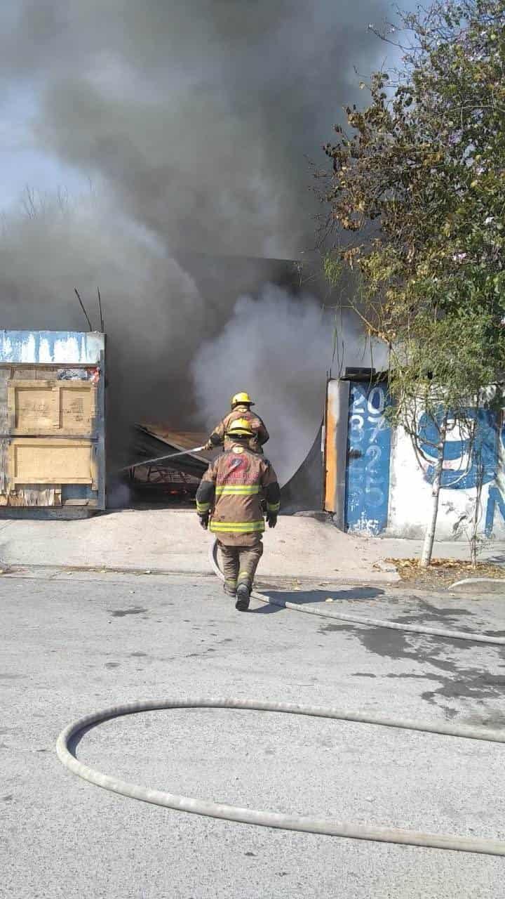 Arde carpintería en Escobedo Arde carpintería en Escobedo