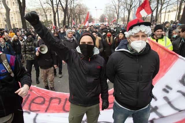 Protestan en Austria contra medidas para frenar Covid Protestan en Austria contra medidas para frenar Covid
