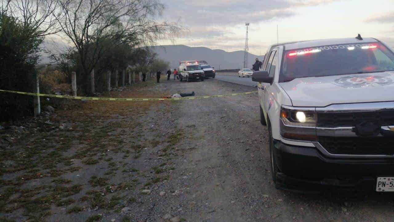 El cadáver de un hombre ejecutado a balazos, fue encontrado en el acotamiento del Libramiento Noroeste