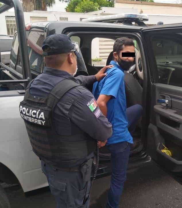 Cae delincuente en motocicleta robada