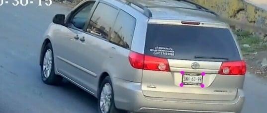 Delata vehículo a asaltante, lo detienen