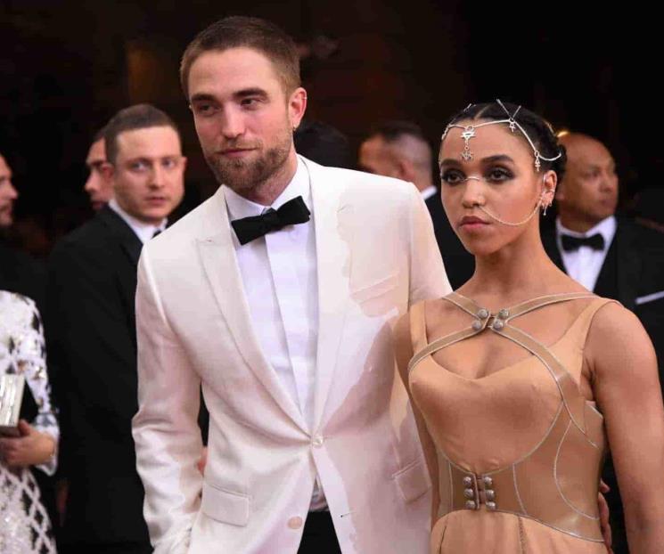 Vivió FKA twigs ataques racistas por ser novia de Pattinson Vivió FKA twigs ataques racistas por ser novia de Pattinson