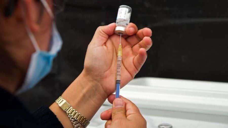 Abren registro para vacunar a adultos mayores