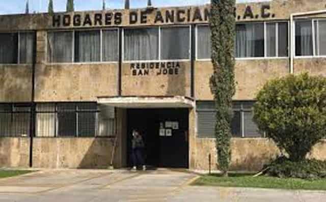 Mueren 16 personas por brote de Covid en asilo Mueren 16 personas por brote de Covid en asilo