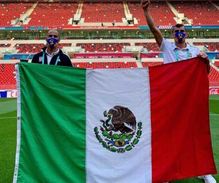 Posan Guido y Nahuel con bandera de México Posan Guido y Nahuel con bandera de México