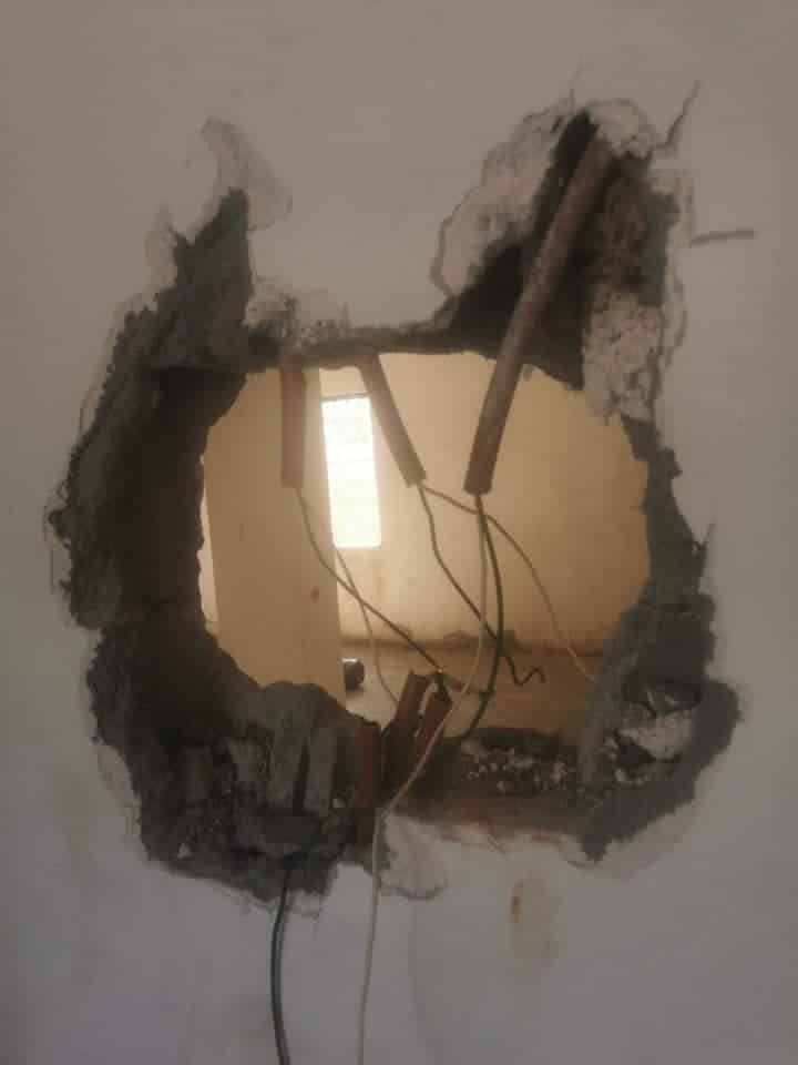 Saquearon una tienda, llevándose, mercancía, aparatos electrónicos y hasta el cableado.