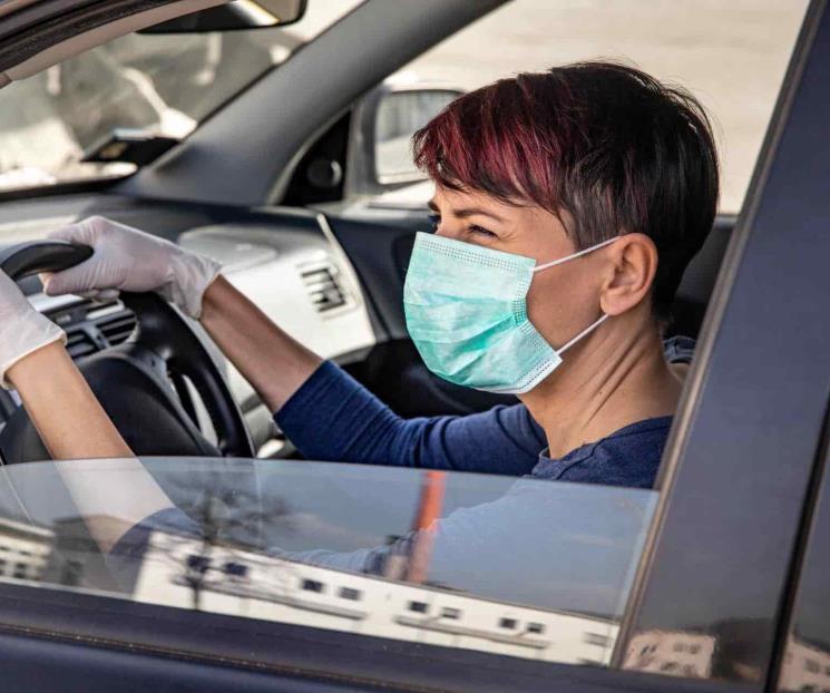 Será también obligatorio cubrebocas arriba de los autos