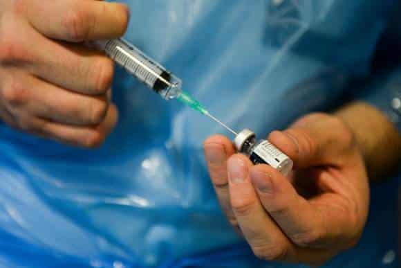 Alertan de venta ilegal de vacuna contra el Covid-19 Alertan de venta ilegal de vacuna contra el Covid-19
