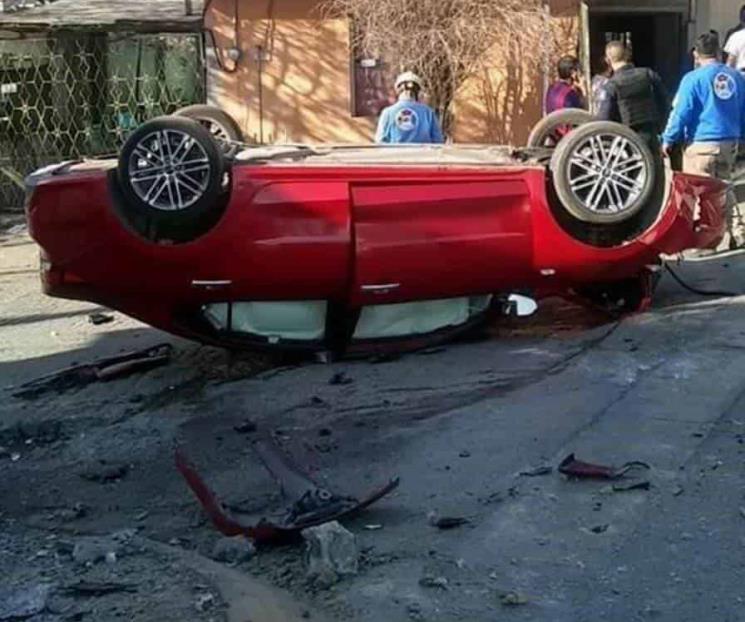 Enfermera se lesiona en volcadura en San Nicolás Enfermera se lesiona en volcadura en San Nicolás