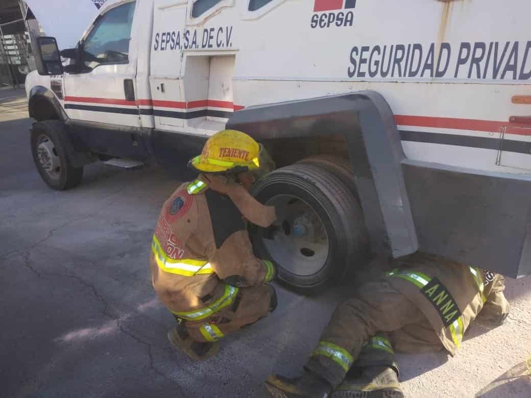 Bomberos de Nuevo León, evitaron que más de siete millones de pesos, quedaran reducidos a cenizas