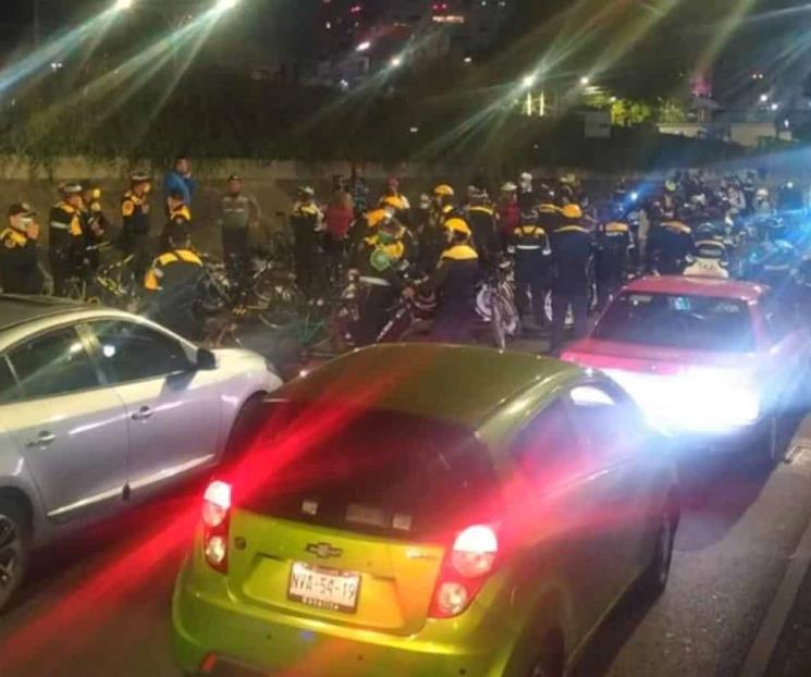 Choque entre policías y ciclistas deja 4 lesionados Choque entre policías y ciclistas deja 4 lesionados