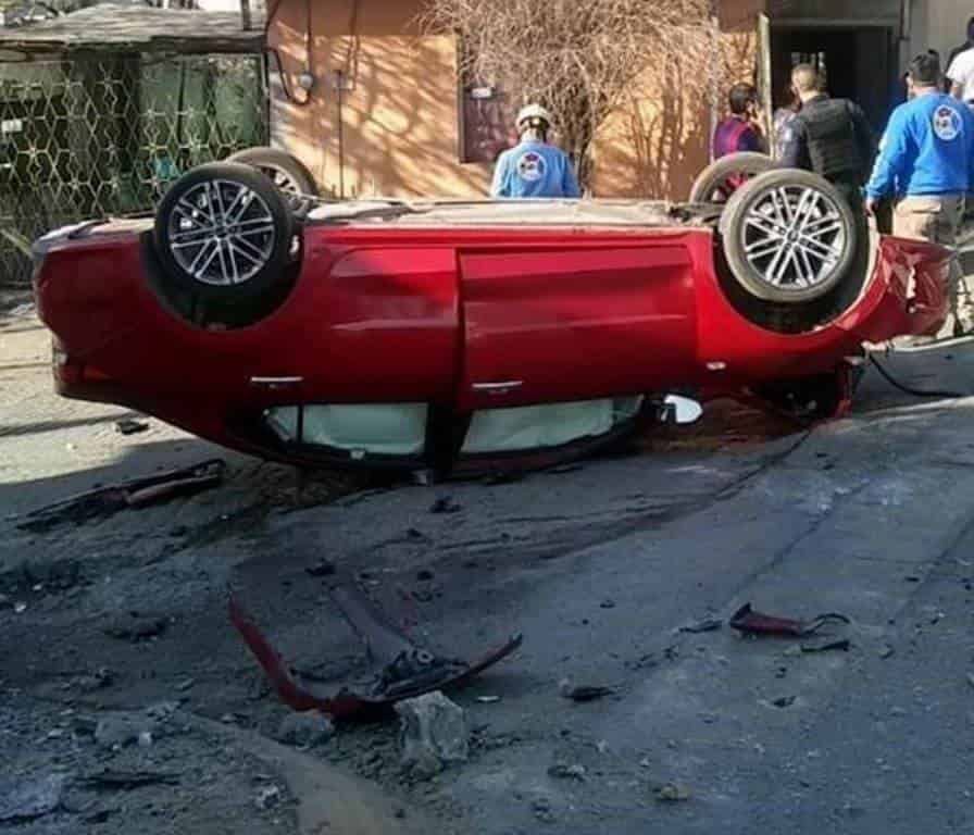 Aunque, portaba el cinturón de seguridad, esto no evitó que sufriera algunas lesiones